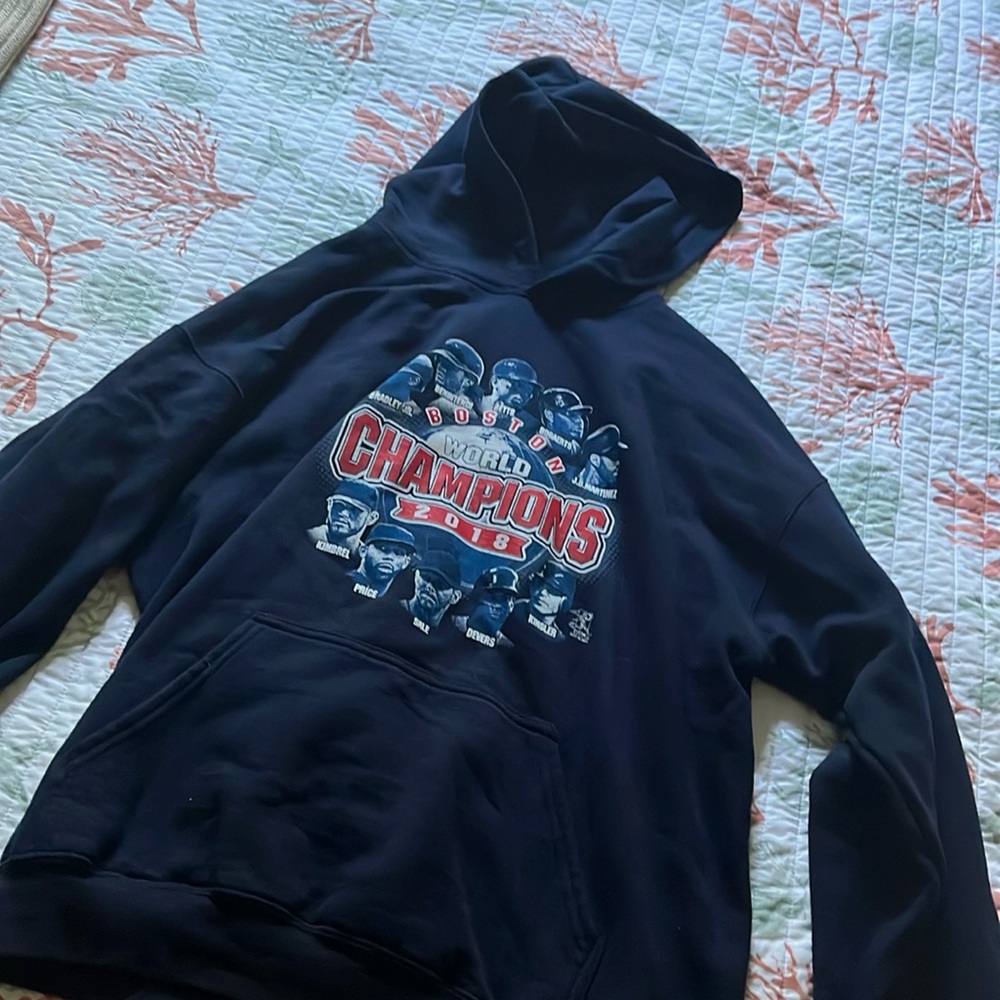 Men’s MLB Gildan Boston Red Socks 2018 World Champions Hoodie